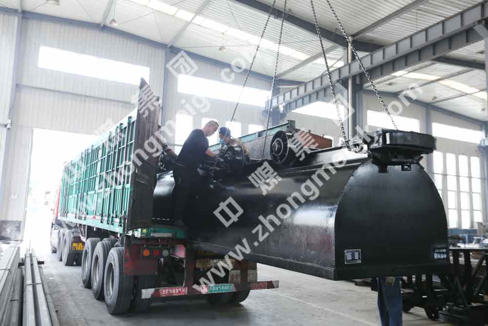 中煤集团一批固定式矿车发往上海港